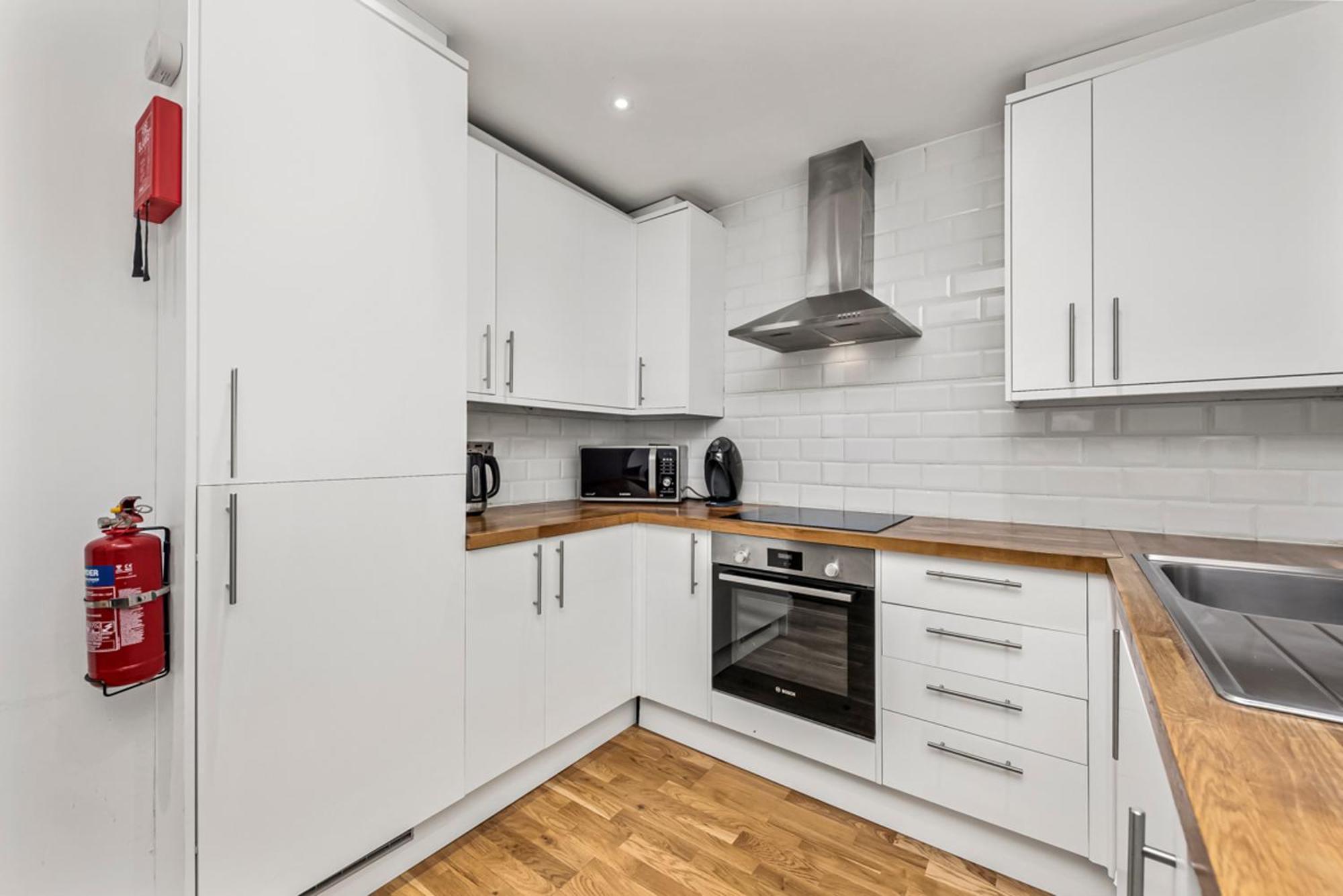Stunning Modern 2 Bed Near Eye Appartamento